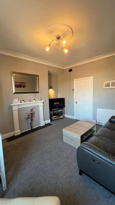 Quiet & Cosy 3Bedroom - Great Base In South Shields Near Hospital And Port Of Tyne - Free Parking Exterior photo